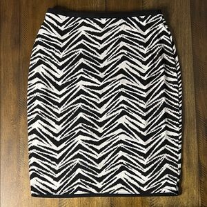 WHBM XS Matte Jersey Black and White Zebra Print Skirt